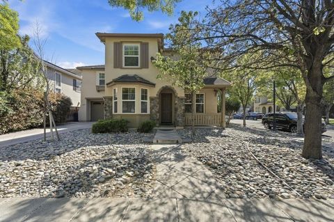 Photo of 698 W Rico Way, Tracy, CA 95391 (MLS # ML82039435)