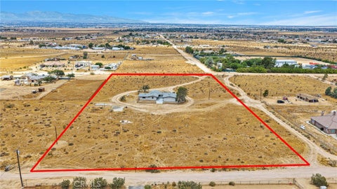 Tiny photo for 10675 Joshua RD, Apple Valley, CA 92308 (MLS # HD26157971)