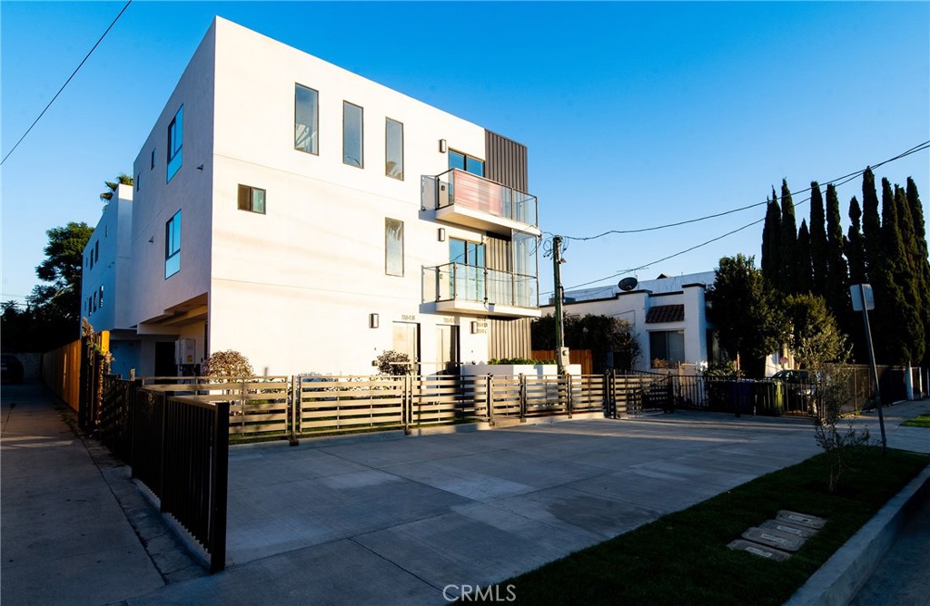 1184 N Normandie Avenue