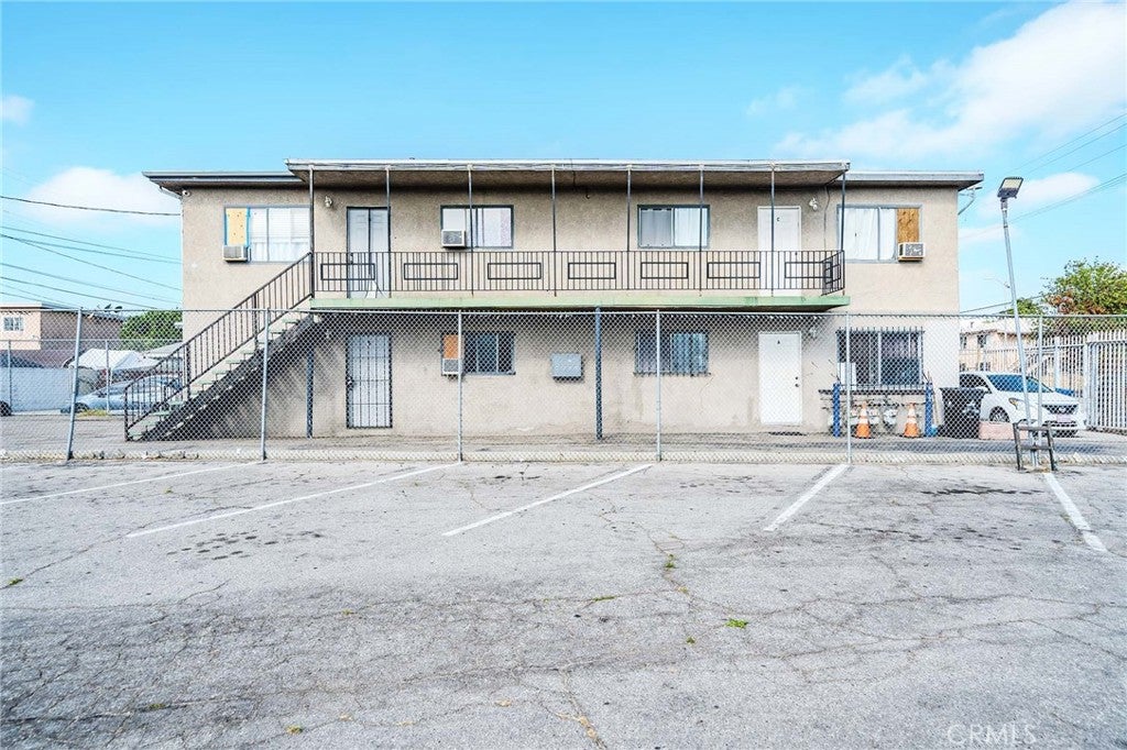 1378 E Vernon