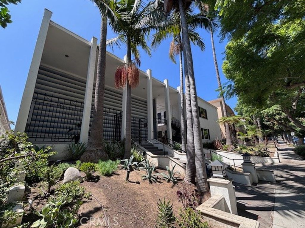 Photo of 1255 N Harper Avenue #7, West Hollywood, CA 90046 (MLS # OC25261452)