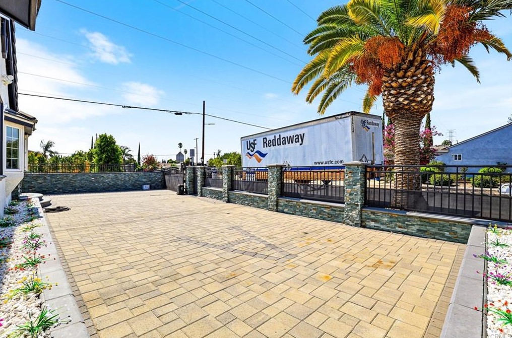 Properties 3 14106 Gruen Street