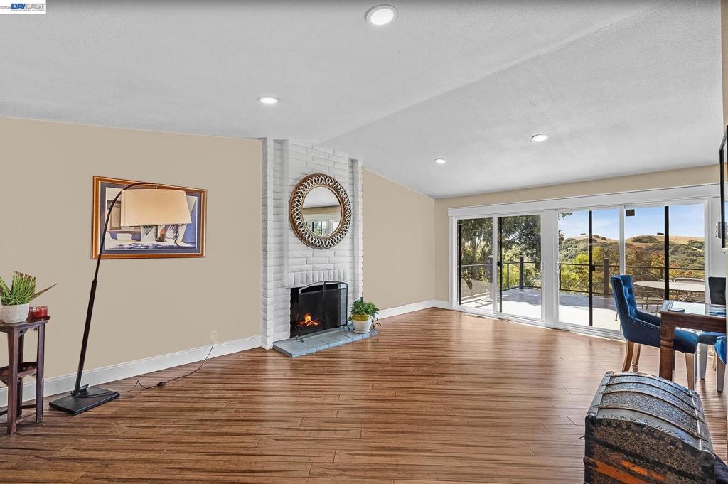 28016 Whitestone Ct