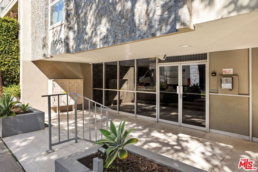 Photo of 5625 Windsor Way #211, Culver City, CA 90230 (MLS # 25614897)