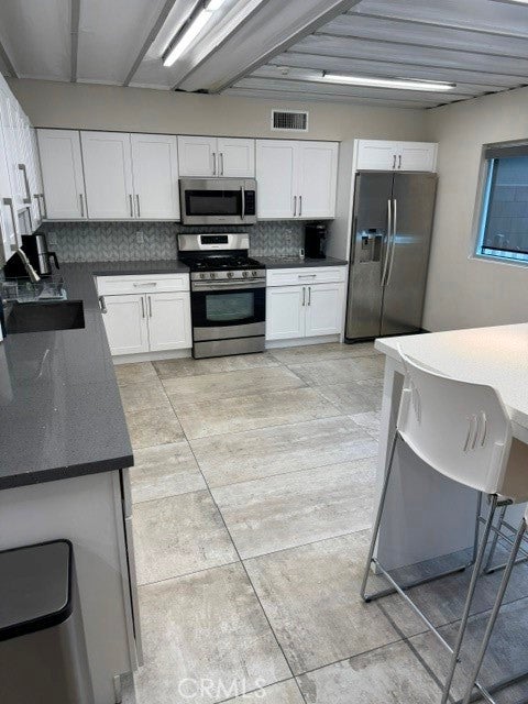 823 N Harbor