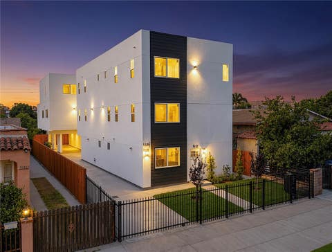 Photo of 5327 Geer Street #4, Los Angeles, CA 90016 (MLS # BB26177856)