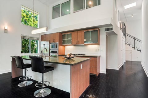 Photo of 12837 Moorpark Street #405, Studio City, CA 91604 (MLS # SR26136430)