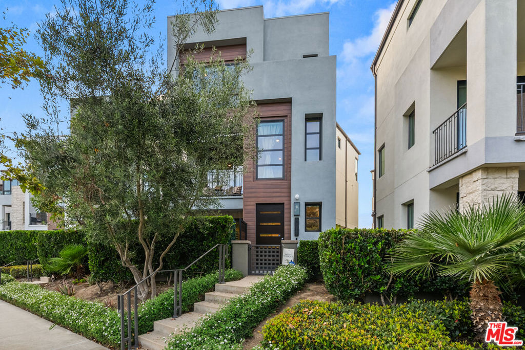 12667 Bluff Creek Drive