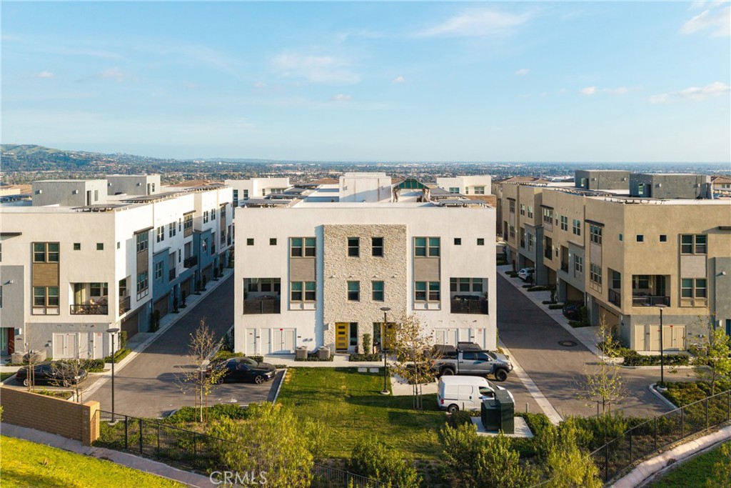 888 Poppy Ct