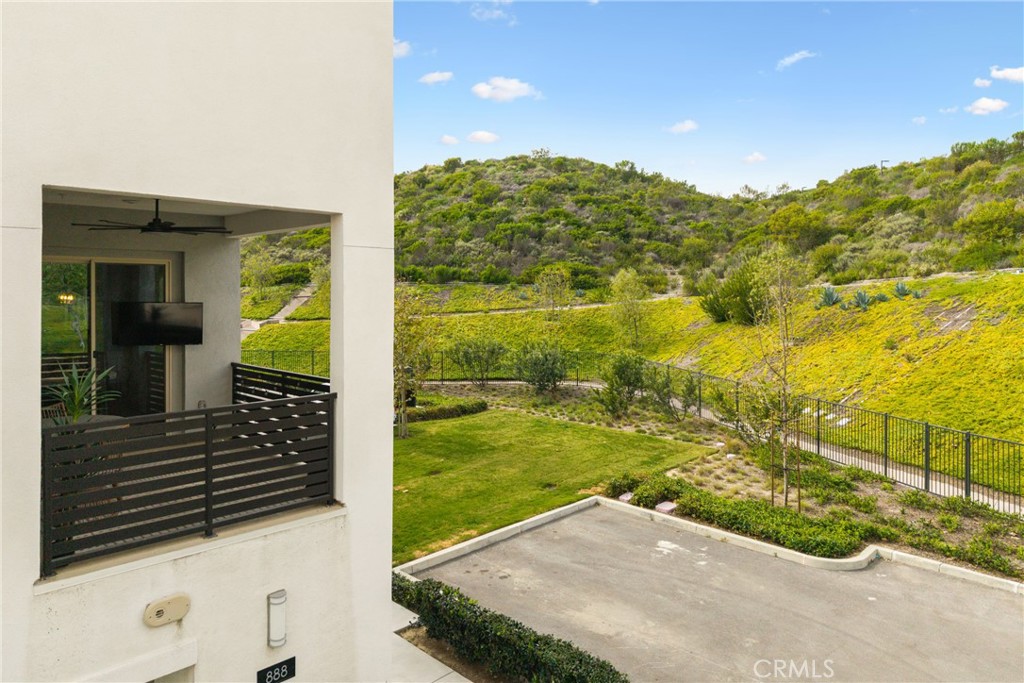 888 Poppy Ct