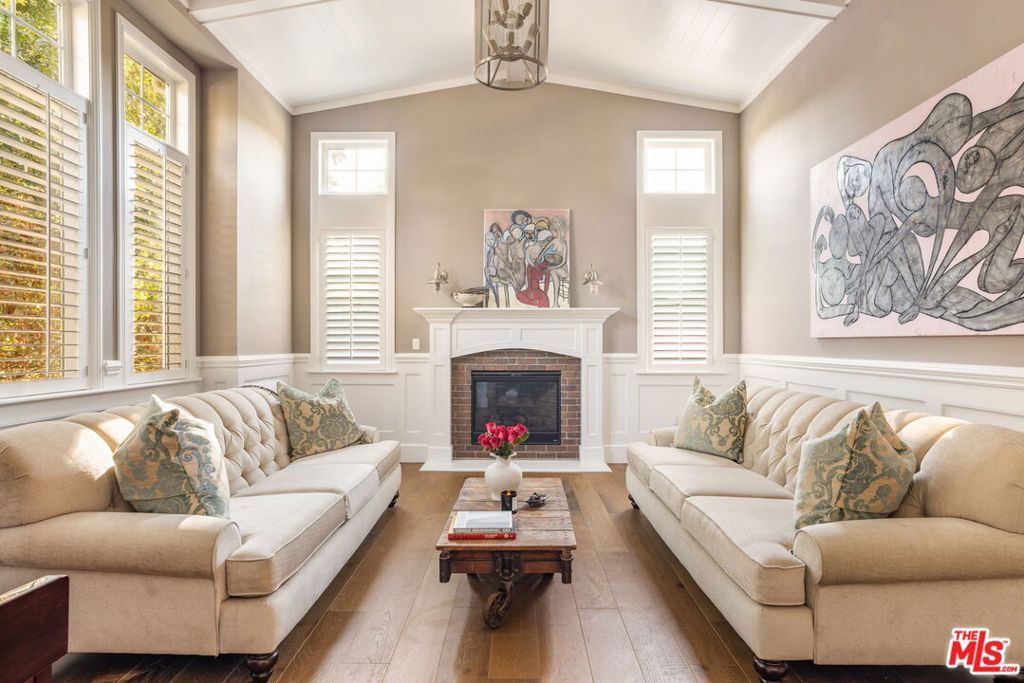 Photo of 4505 Morella Avenue, Valley Village, CA 91607 (MLS # 26636451)