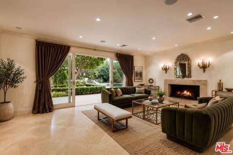Photo of 1915 Loma Vista Drive, Beverly Hills, CA 90210 (MLS # 26871755)