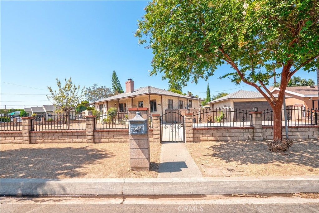 2306 W Cedarwood Street