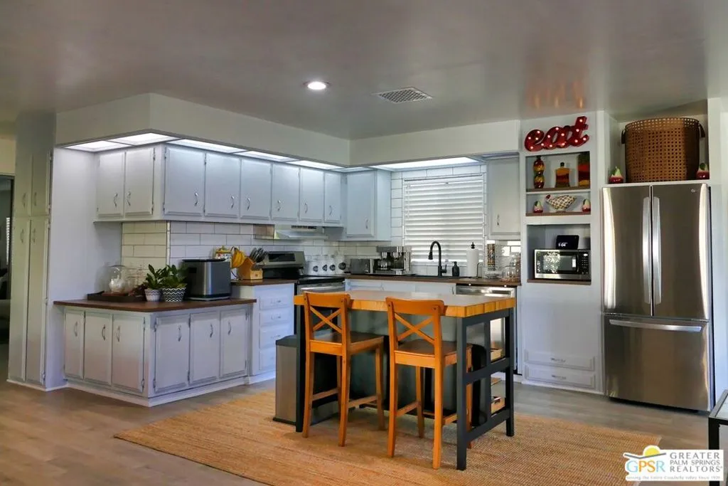 Cathedral City, California 92234, United States, 2 Bedrooms Bedrooms, ,2 BathroomsBathrooms,Residential,Active,210207