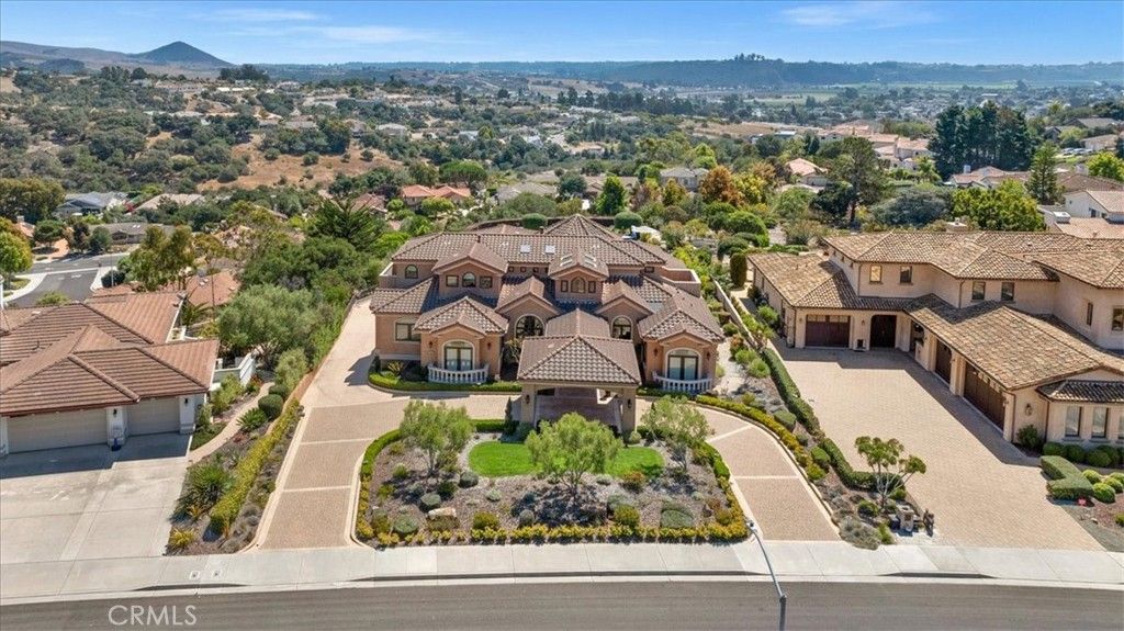 Photo of 413 Via Bandolero, Arroyo Grande, CA 93420 (MLS # FR25230900)