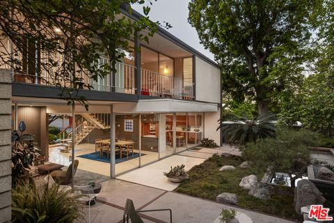 Photo of 9080 Wonderland Park Avenue, Los Angeles, CA 90046 (MLS # 26838417)