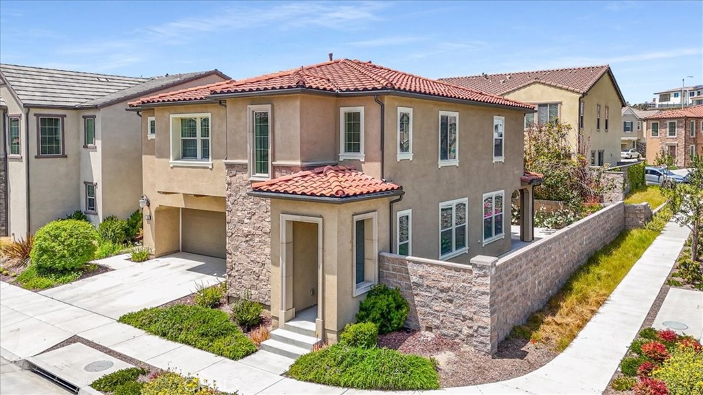 1901 Aliso Canyon Drive