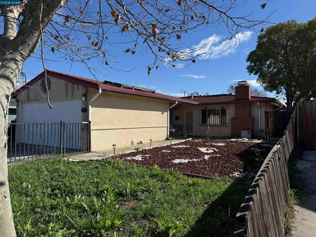 Photo of 347 Andrew Ave Ave, Pittsburg, CA 94565 (MLS # 41128035)