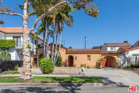 Photo of 252 S Canon Drive, Beverly Hills, CA 90212 (MLS # 26830977)