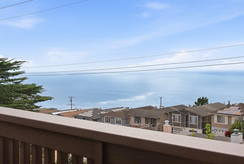 1042 Skyline Drive