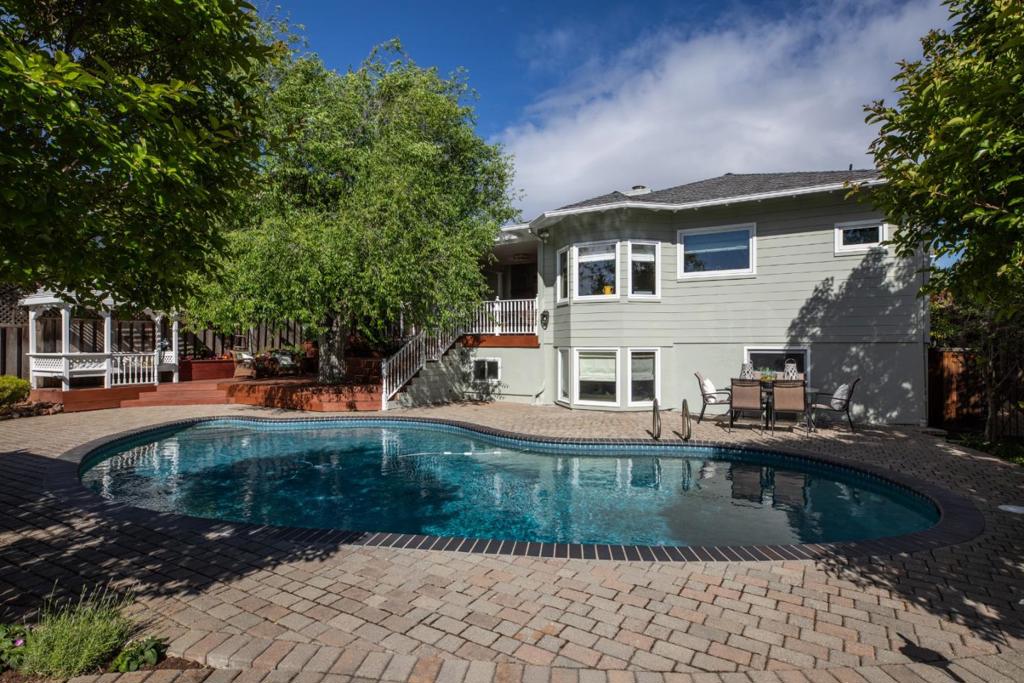 730 Greenview Place