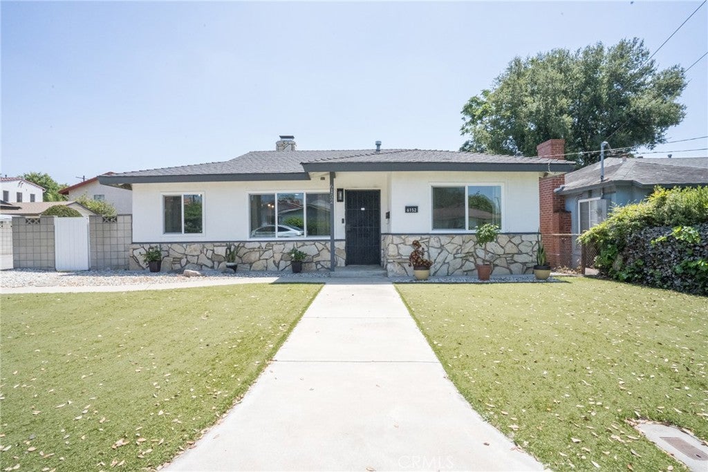 6152 Oak AVE