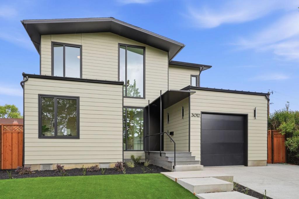 3012 Vistamont Drive