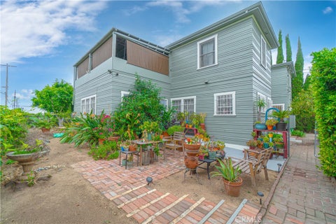 Photo of 4603 St Charles PL #4, Los Angeles, CA 90019 (MLS # SB26224526)