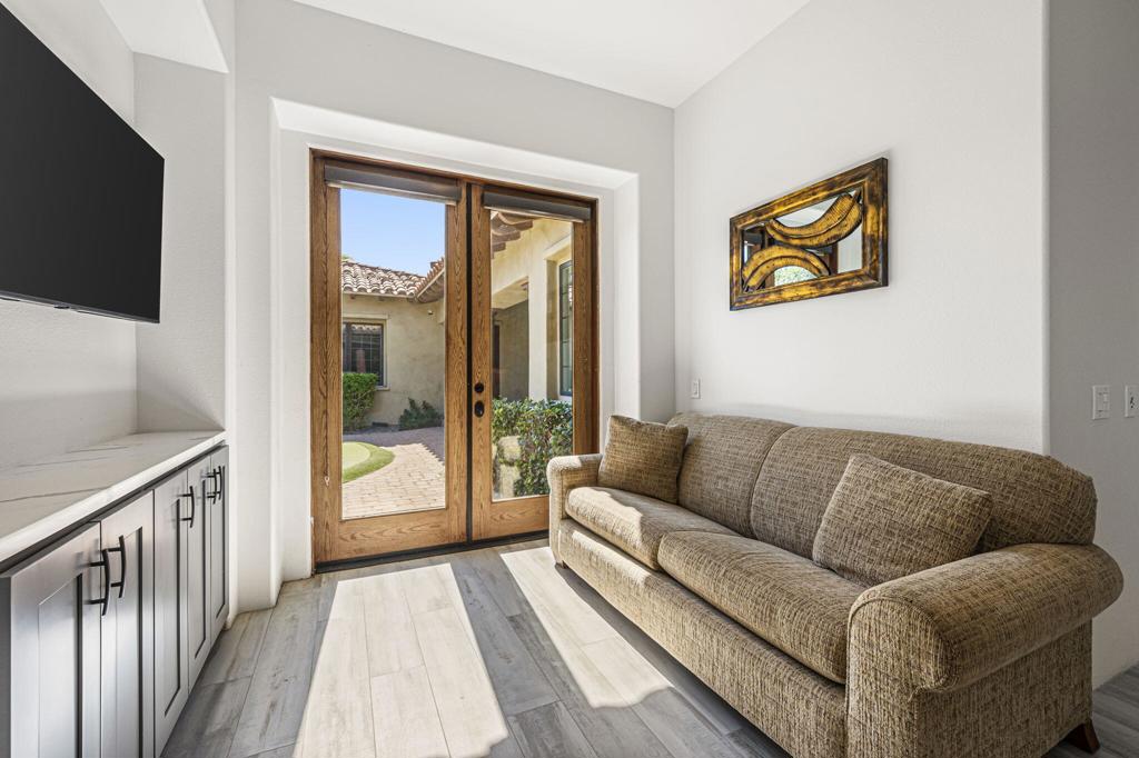 The Palms - Residential