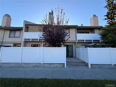 8341 De Soto 10 Canoga Park CA 91304