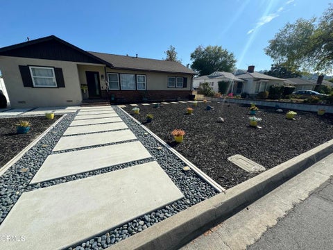 Photo of 1075 Chevron Court, Pasadena, CA 91103 (MLS # P1-28649)