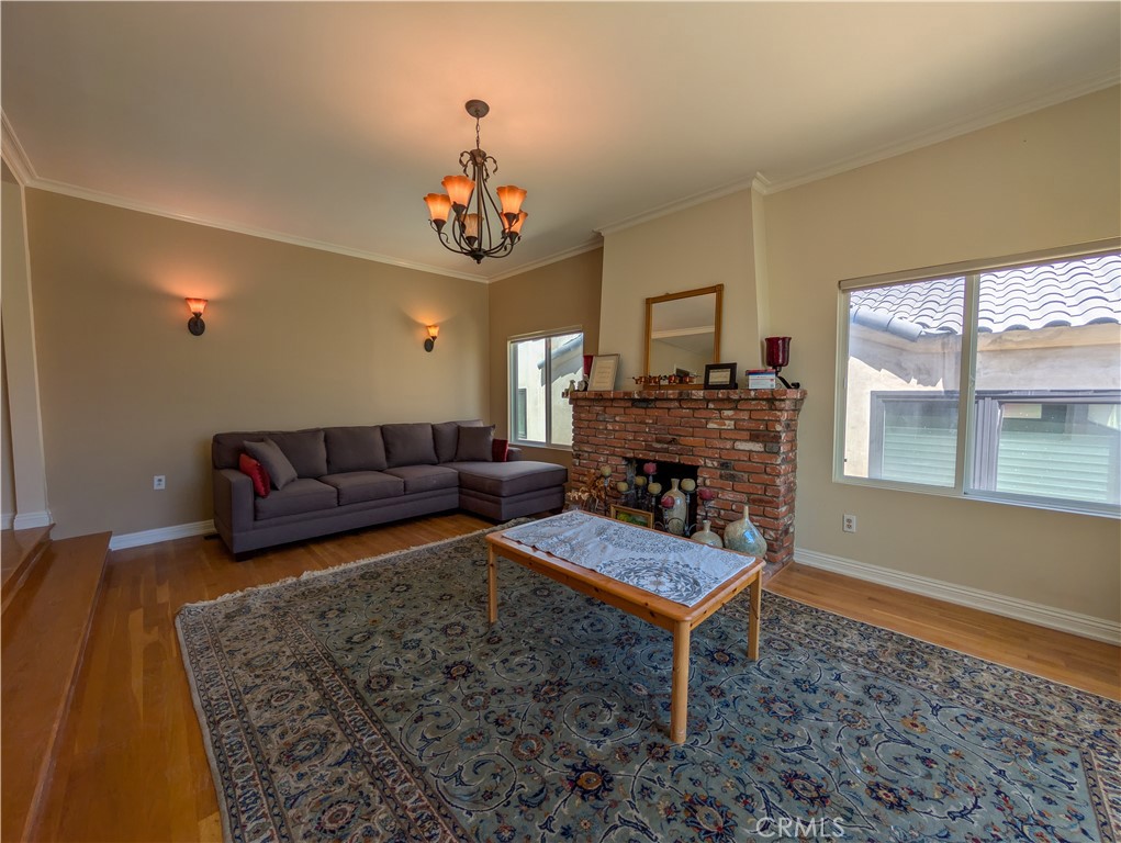 1266 W 19th