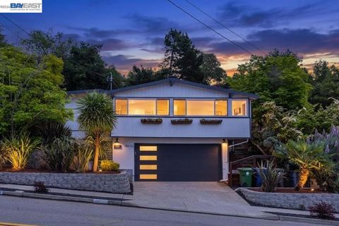 Photo of 18650 Center St, Castro Valley, CA 94546 (MLS # 41129656)