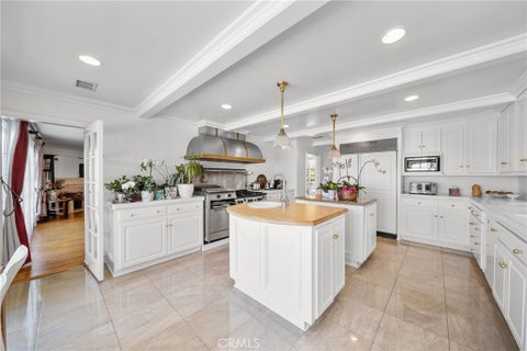Tiny photo for 23414 Balmoral LN, West Hills, CA 91307 (MLS # SR26164750)