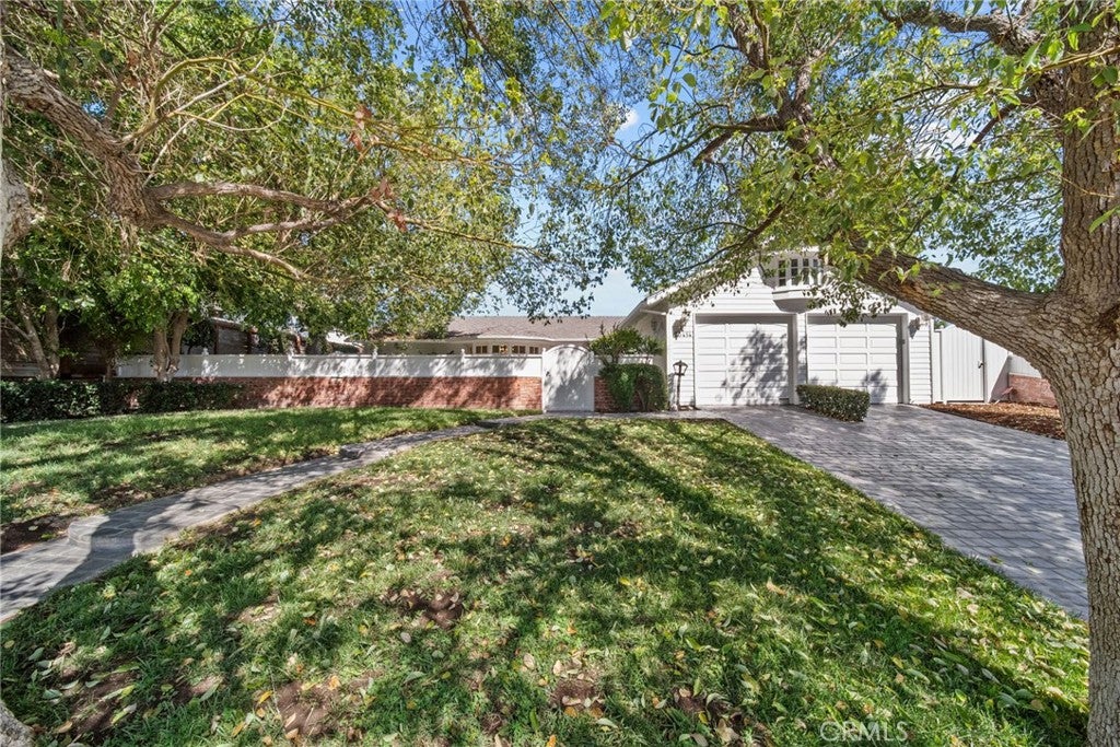 23414 Balmoral
