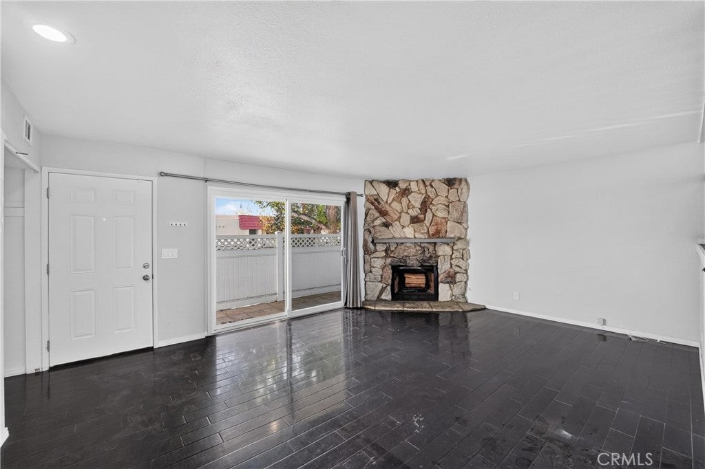 2105 N Derek 3