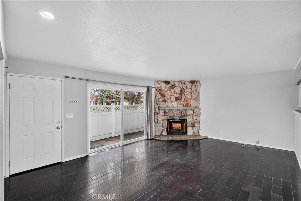 2105 N Derek 3