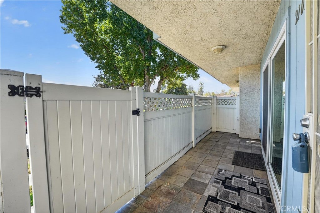 2105 N Derek 3