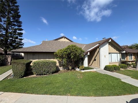 Photo of 7271 Elk, Huntington Beach, CA 92647 (MLS # OC25239745)