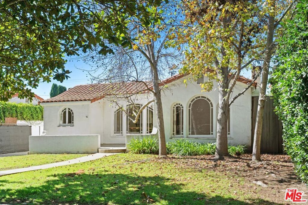 Photo of 704 17th Street, Santa Monica, CA 90402 (MLS # 26656215)