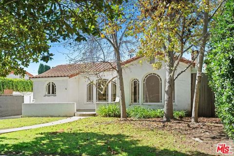 Photo of 704 17th Street, Santa Monica, CA 90402 (MLS # 26656215)