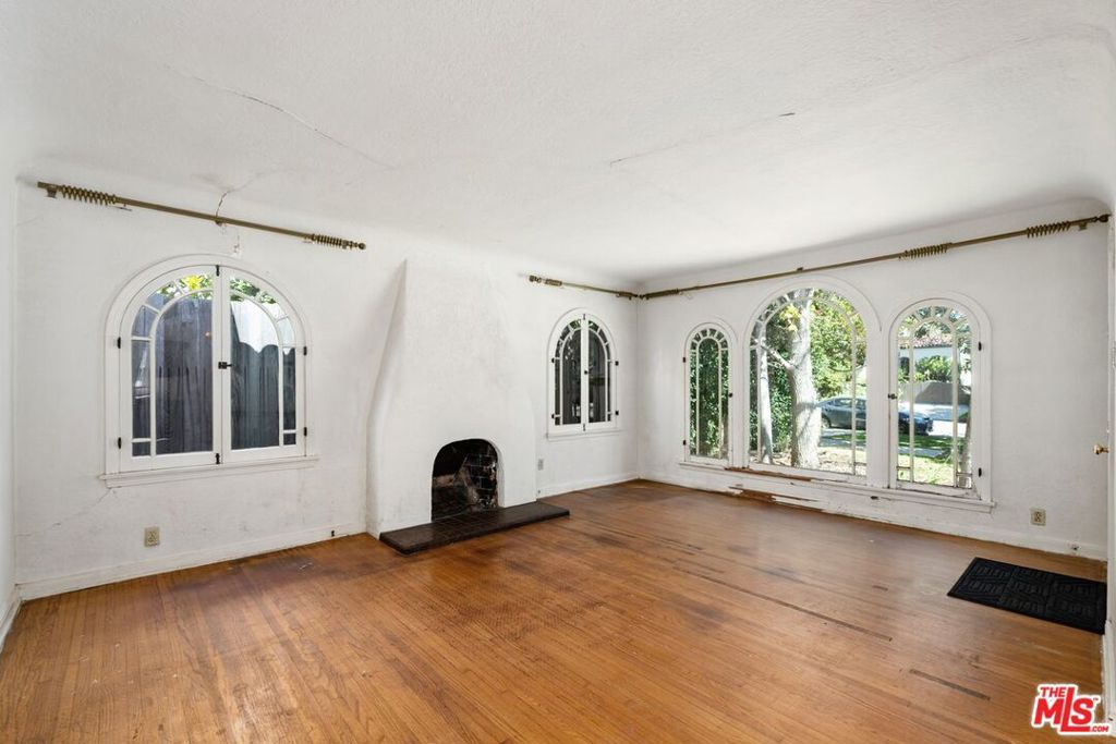 Photo of 704 17th Street, Santa Monica, CA 90402 (MLS # 26656215)