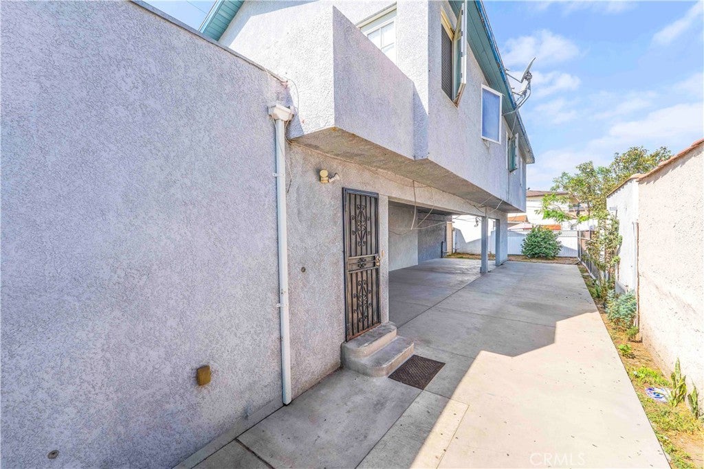 8463 S Halldale