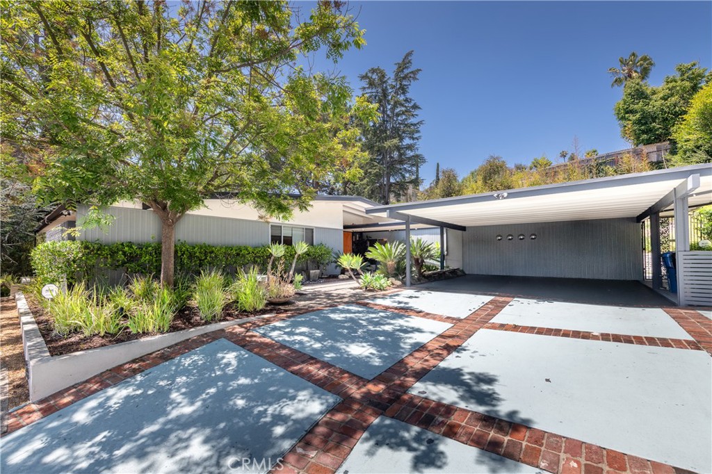 15626 Royal Ridge