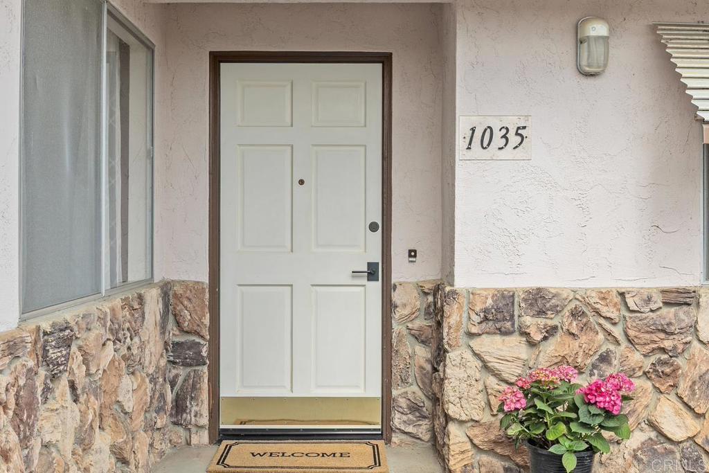 1035 Knoll Park Lane