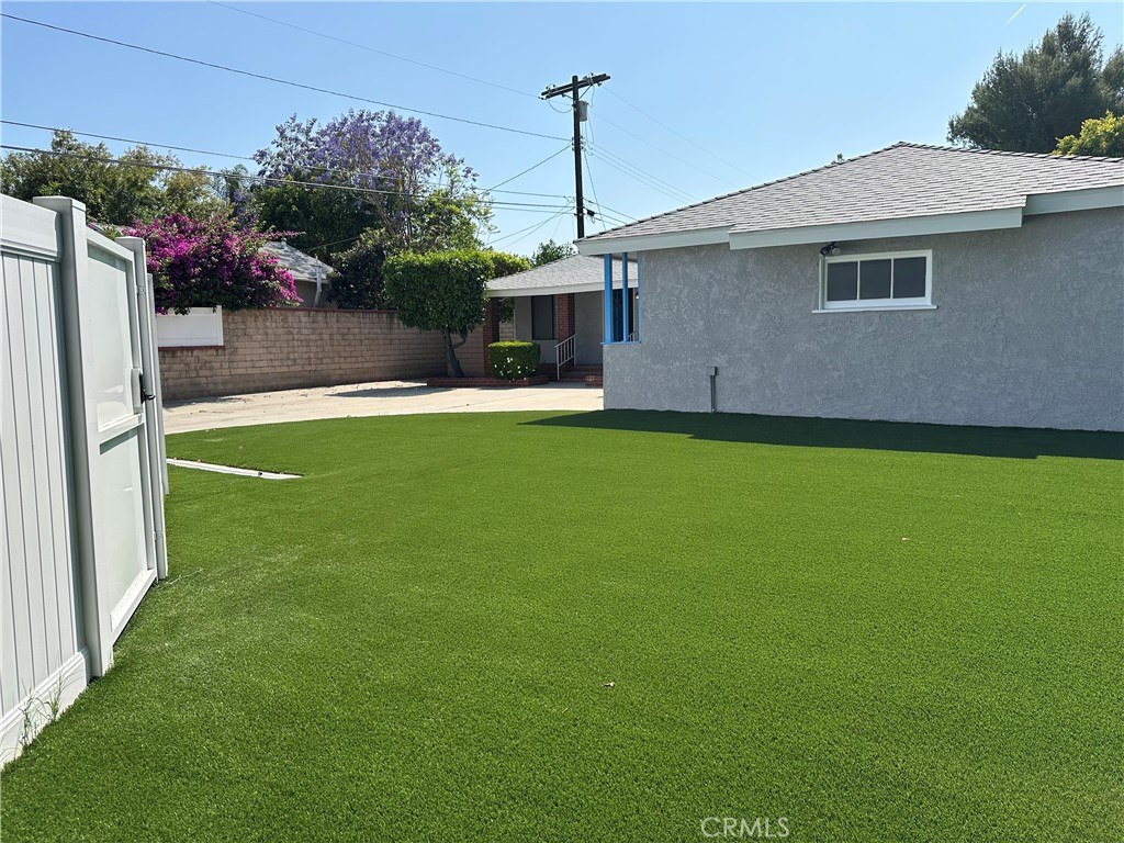 Properties 2 6379 Darby Place