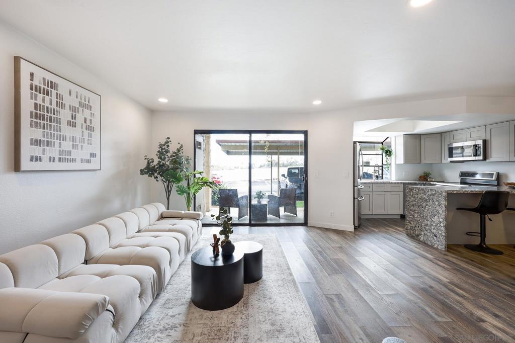 440 Citracado Parkway PKWY 5, Escondido CA 92025