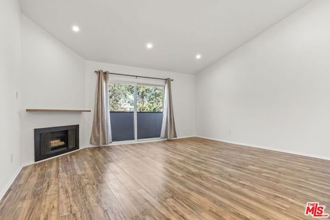 Photo of 5500 Lindley Avenue #206, Encino, CA 91316 (MLS # 25623797)