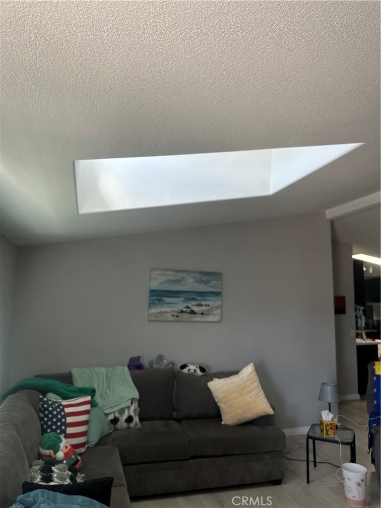 1845 Monrovia Avenue 76