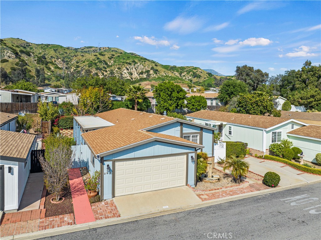 15455 Glenoaks 299